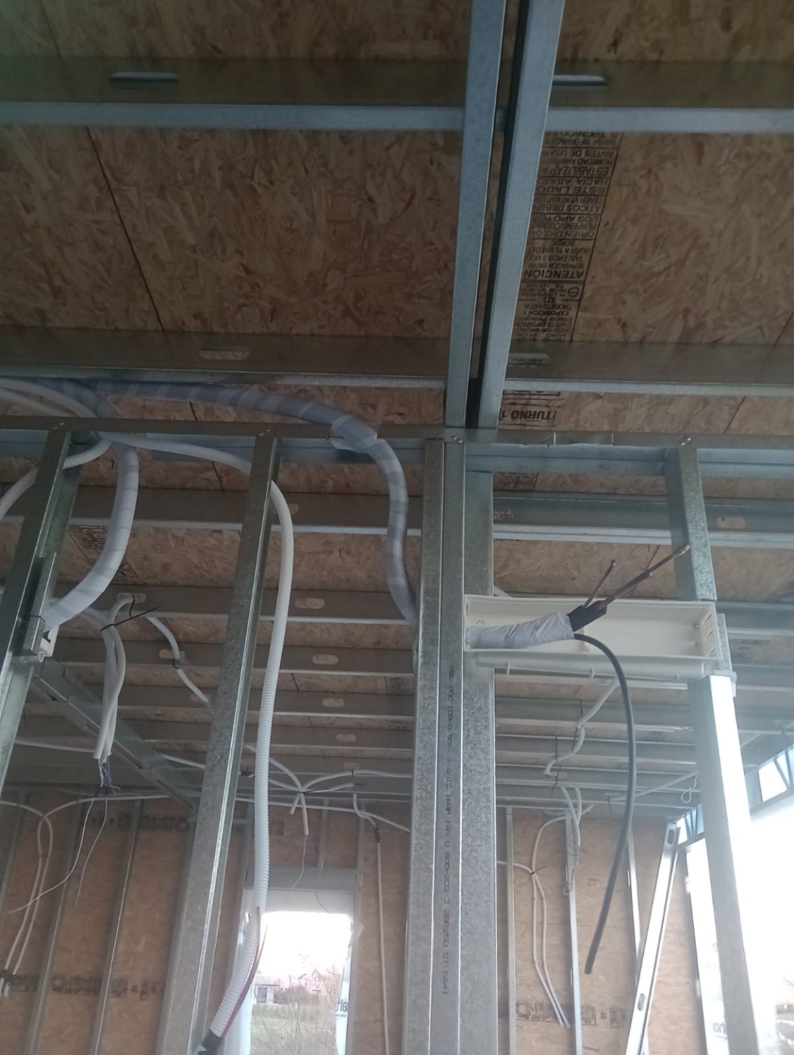 Canalizaciones de una pre instalación de aire acondicionado